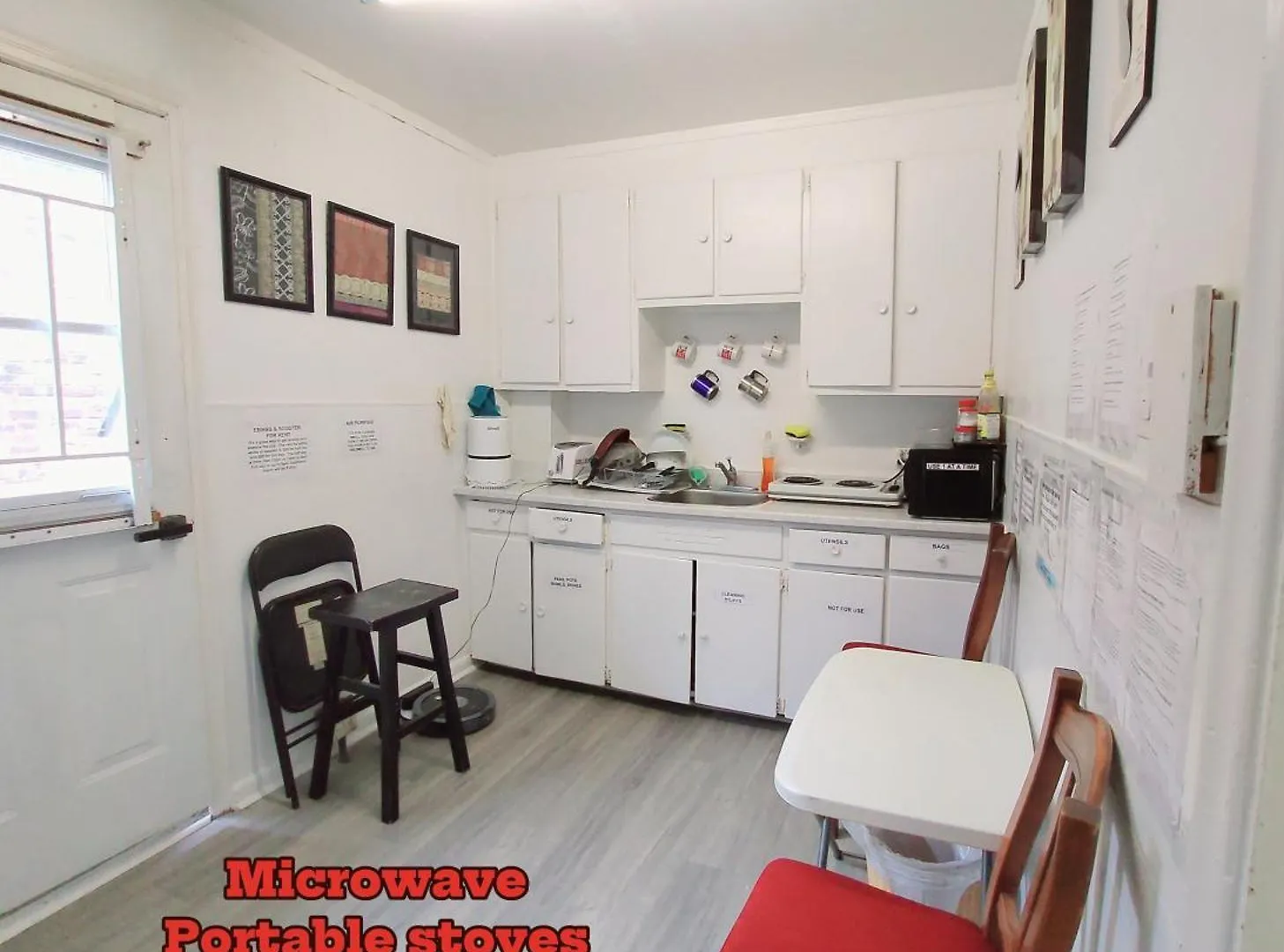 Quadruple Private Room With Netflix & Laundry, Balcony & Self Check-In Toronto Canada