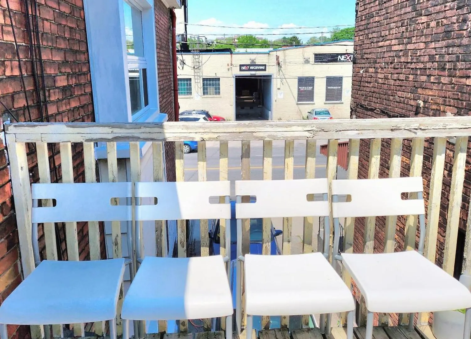 Homestay Quadruple Private Room With Netflix & Laundry, Balcony & Self Check-In Toronto Canada